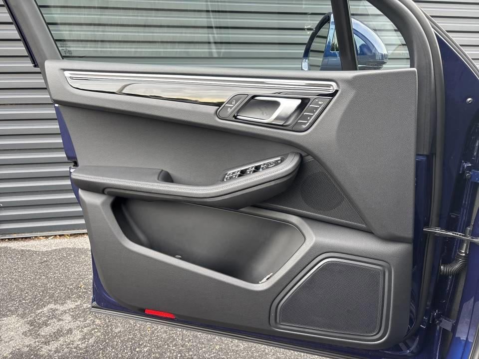 2026 Porsche Macan T AWD