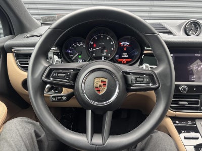 2025 Porsche Macan AWD