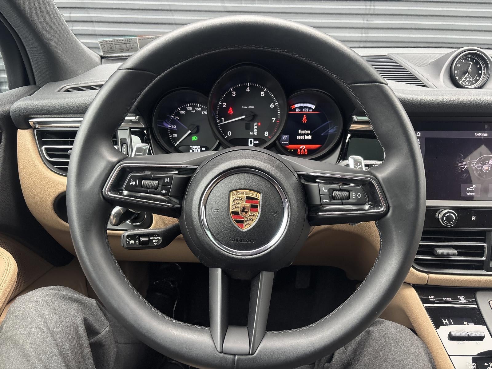 2025 Porsche Macan AWD