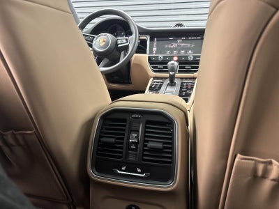 2025 Porsche Macan AWD