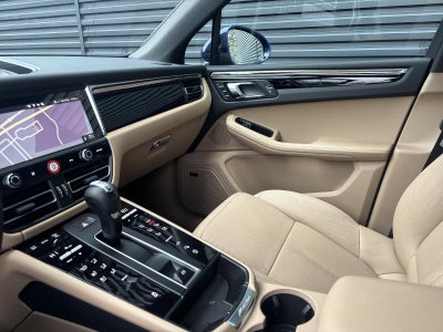 2025 Porsche Macan AWD