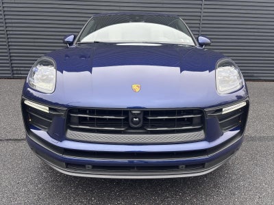 2025 Porsche Macan AWD