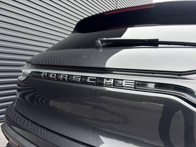 2026 Porsche Macan AWD