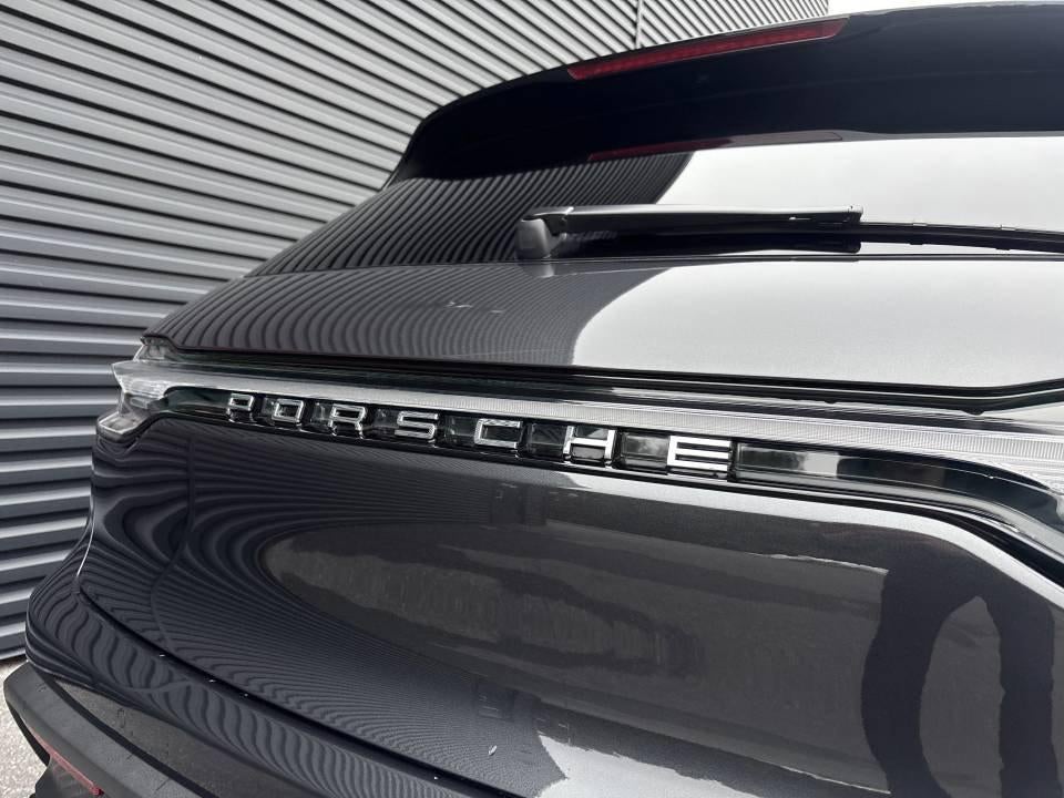 2026 Porsche Macan AWD