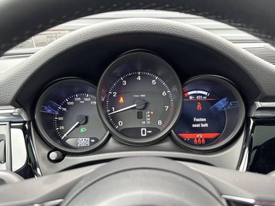 2026 Porsche Macan AWD