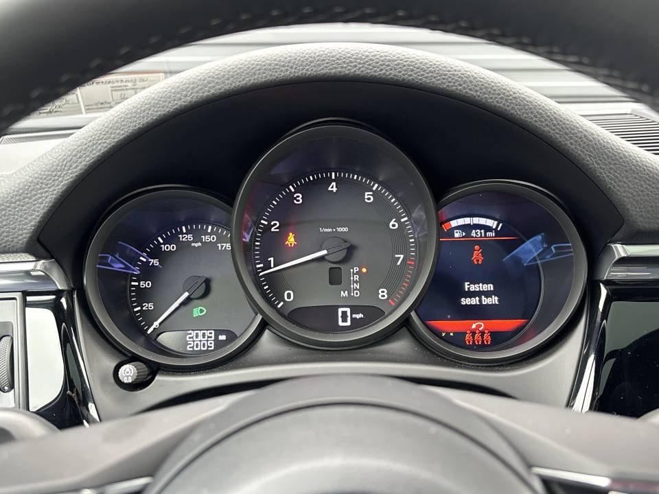 2026 Porsche Macan AWD
