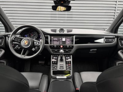 2026 Porsche Macan AWD