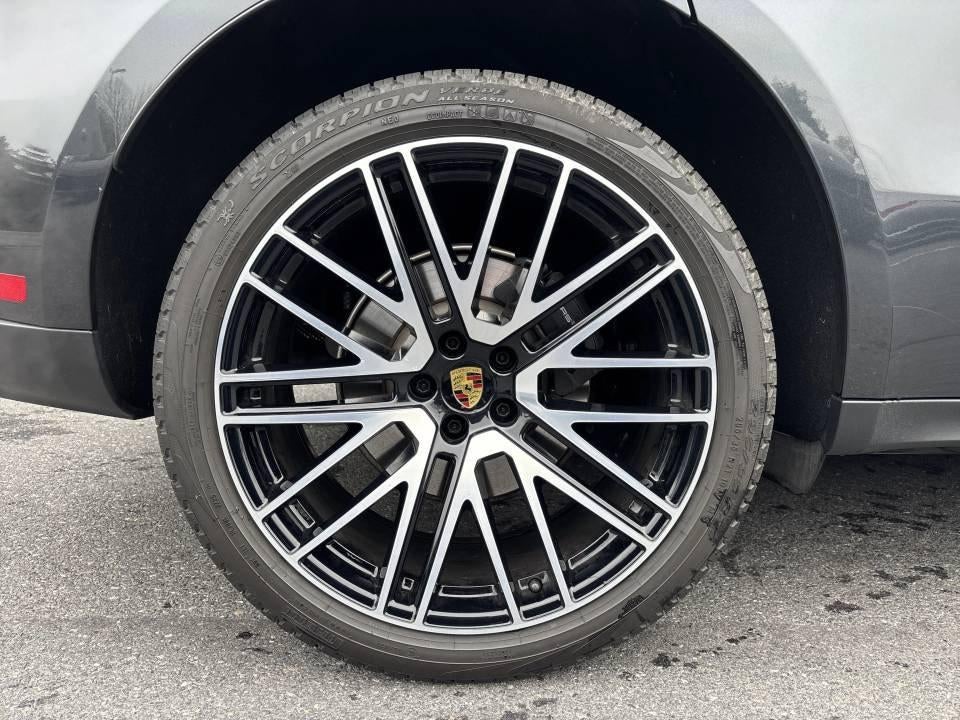 2026 Porsche Macan AWD