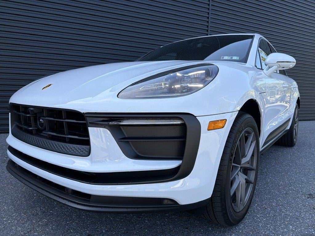 2026 Porsche Macan AWD