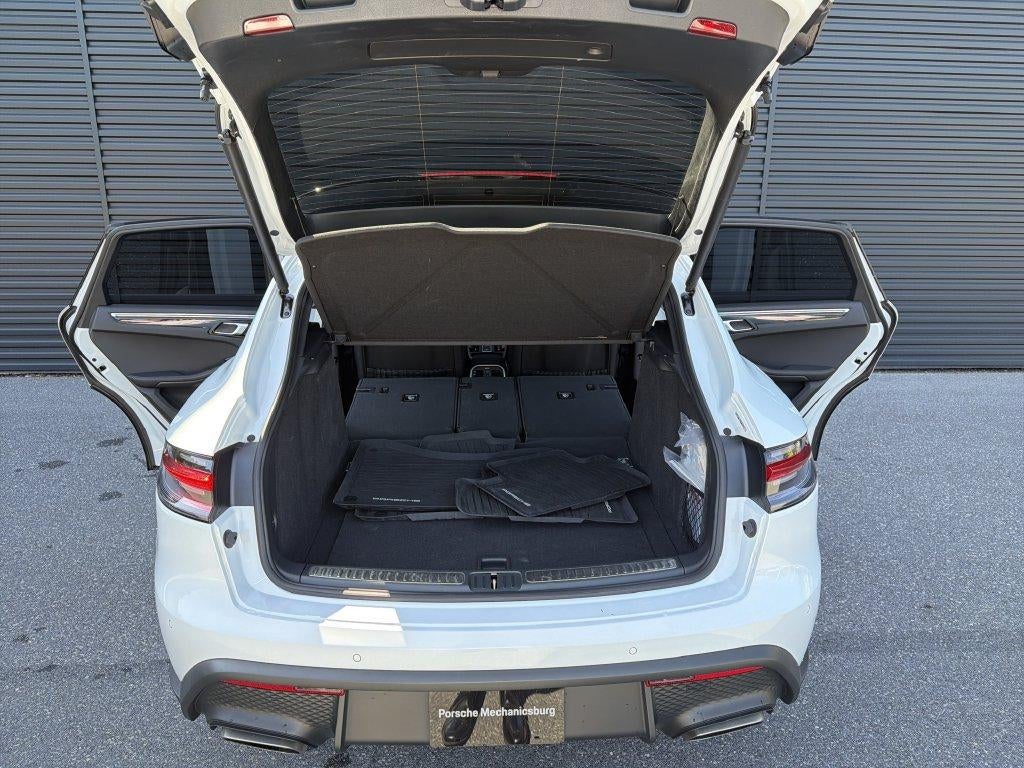 2026 Porsche Macan AWD