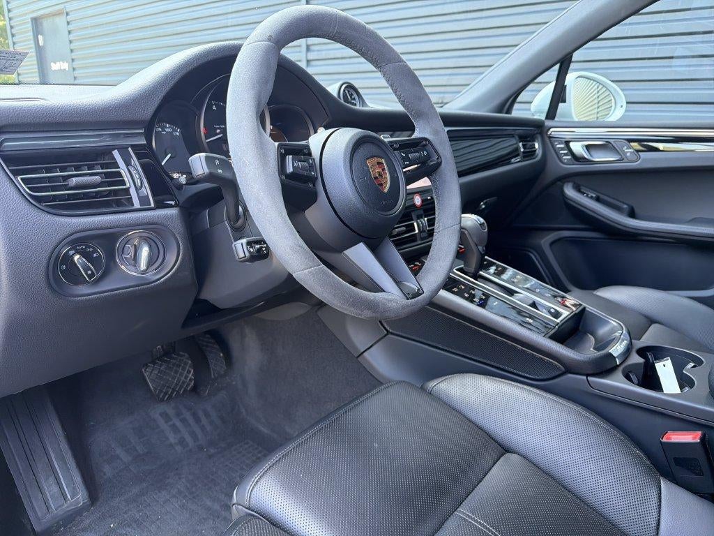 2026 Porsche Macan AWD