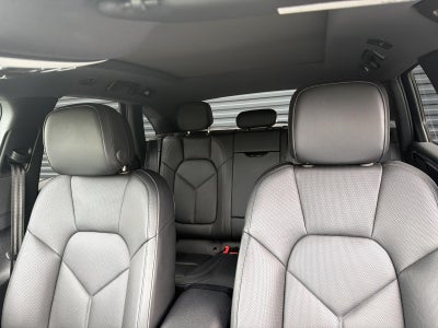 2026 Porsche Macan AWD