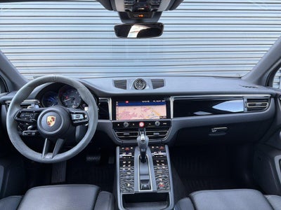 2026 Porsche Macan AWD