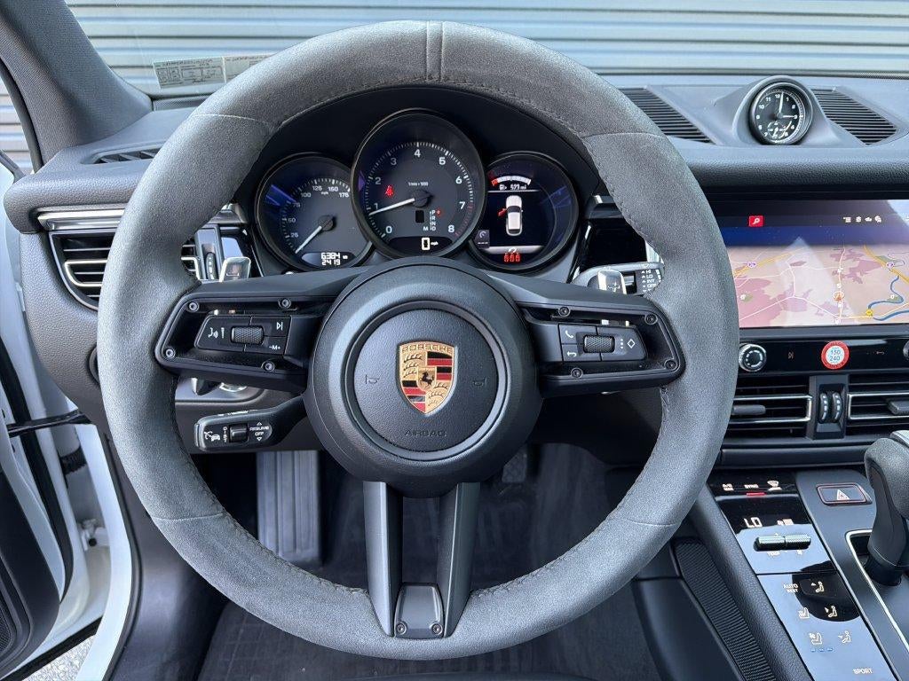 2026 Porsche Macan AWD