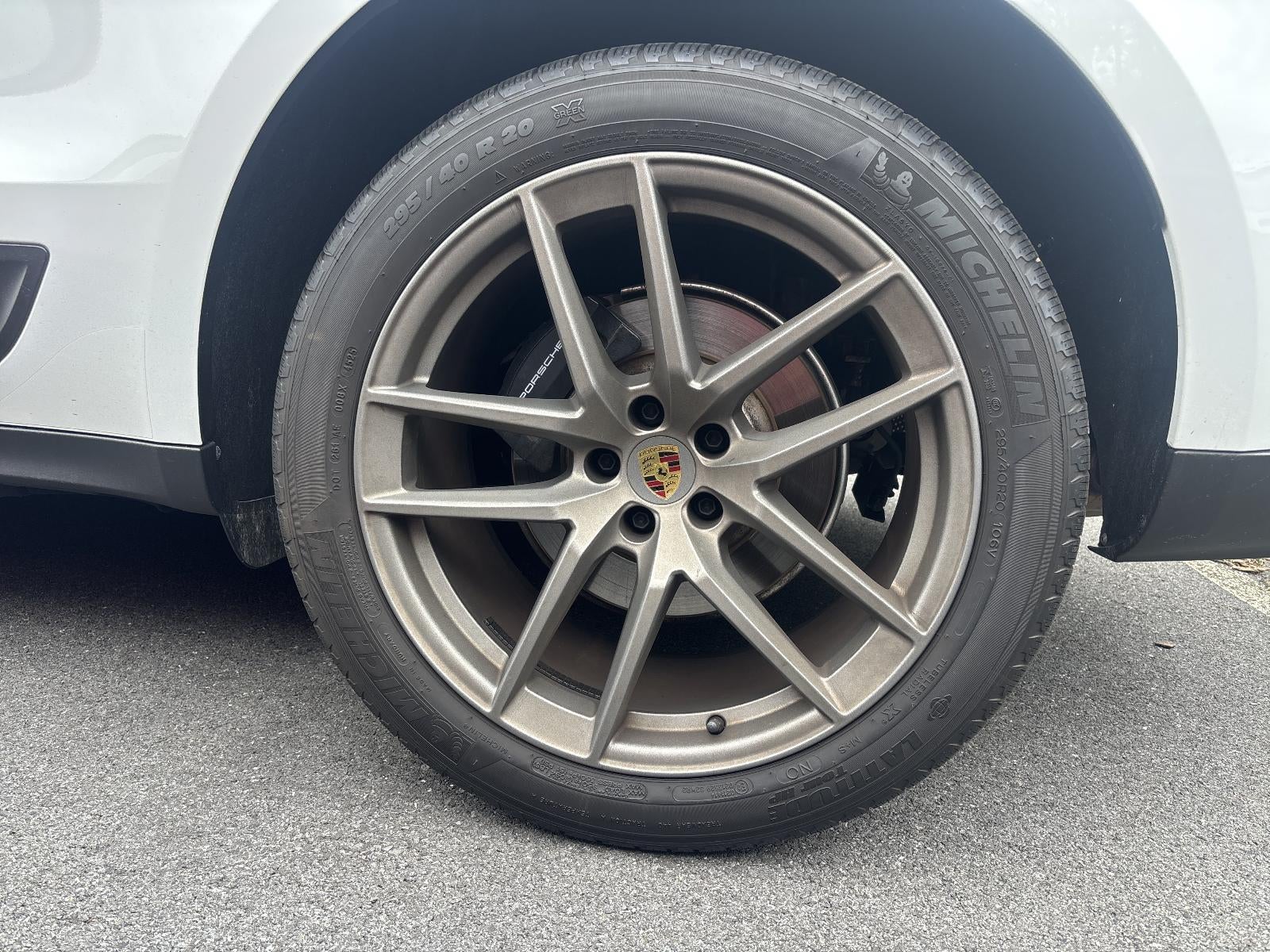 2026 Porsche Macan AWD