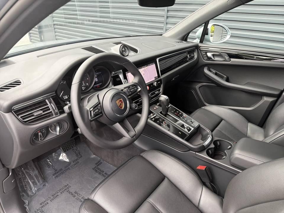 2026 Porsche Macan AWD