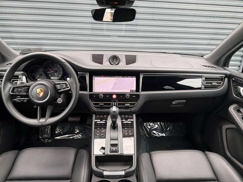2026 Porsche Macan AWD