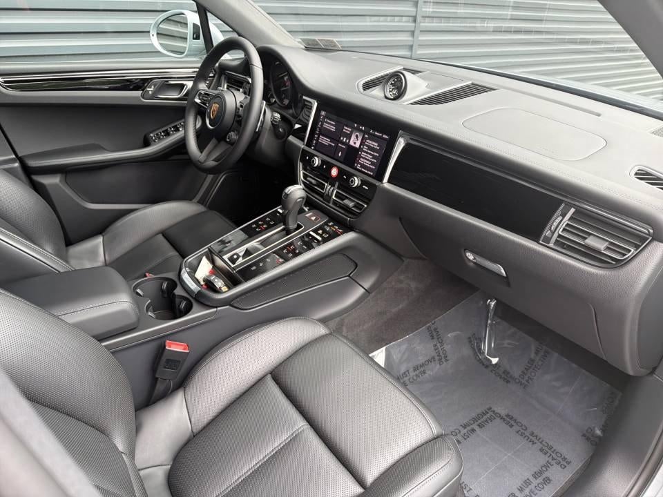 2026 Porsche Macan AWD