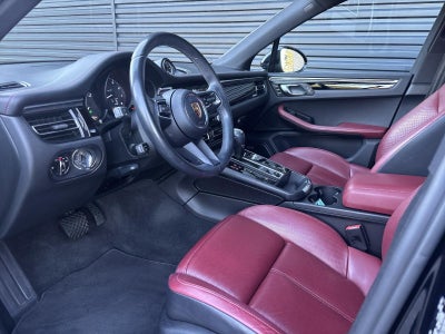 2022 Porsche Macan AWD