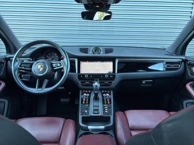 2022 Porsche Macan AWD
