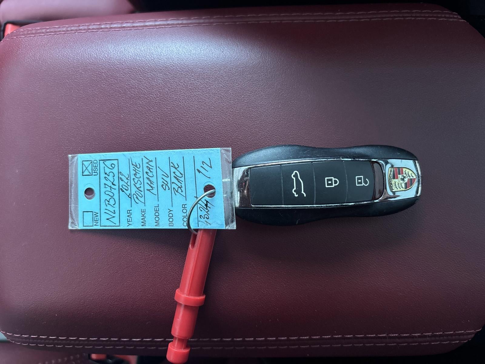 2022 Porsche Macan AWD