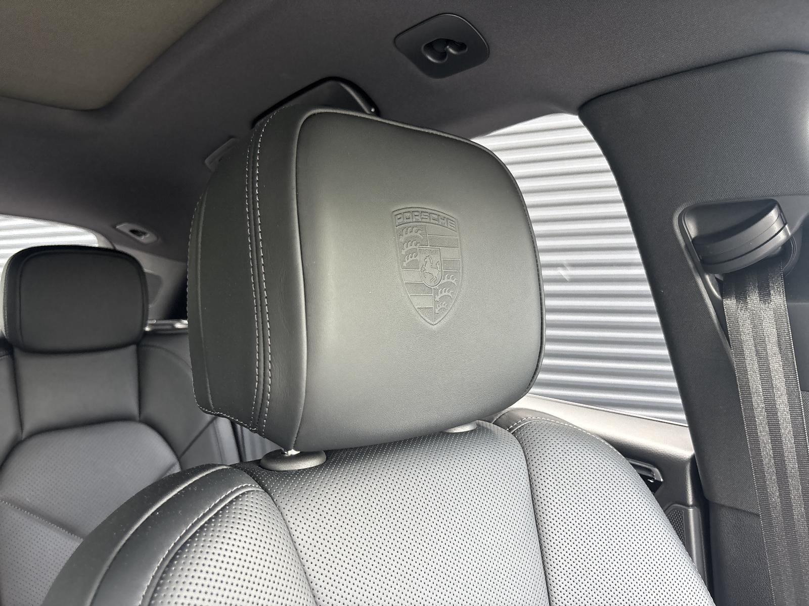 2026 Porsche Macan AWD