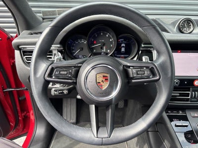 2025 Porsche Macan AWD