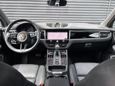 2025 Porsche Macan AWD