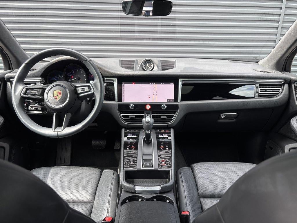 2025 Porsche Macan AWD