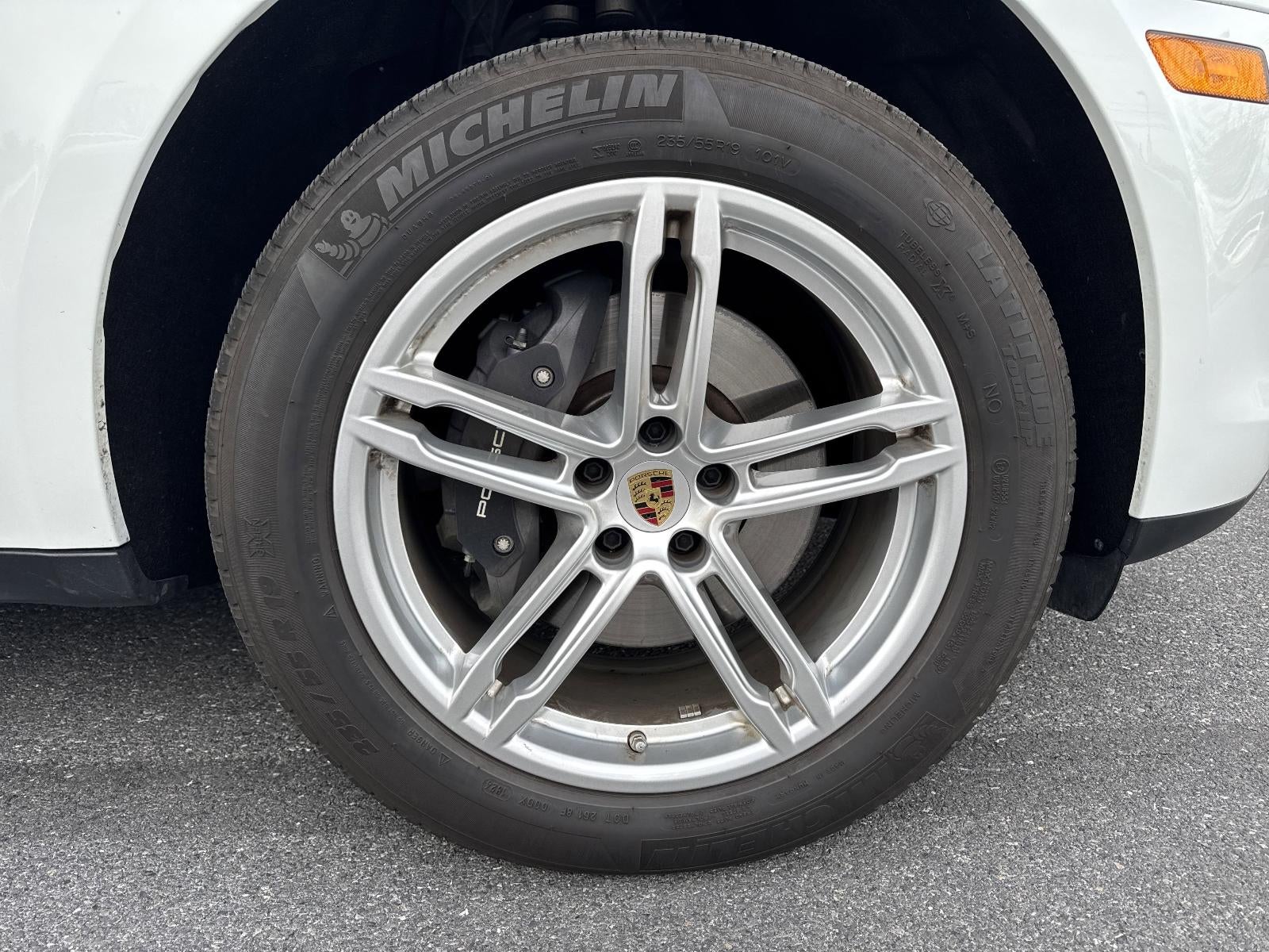 2025 Porsche Macan AWD