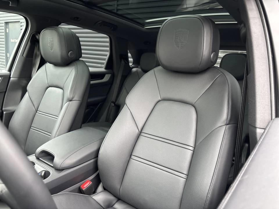 2025 Porsche Macan AWD