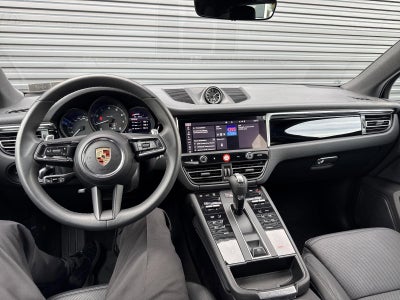 2025 Porsche Macan AWD