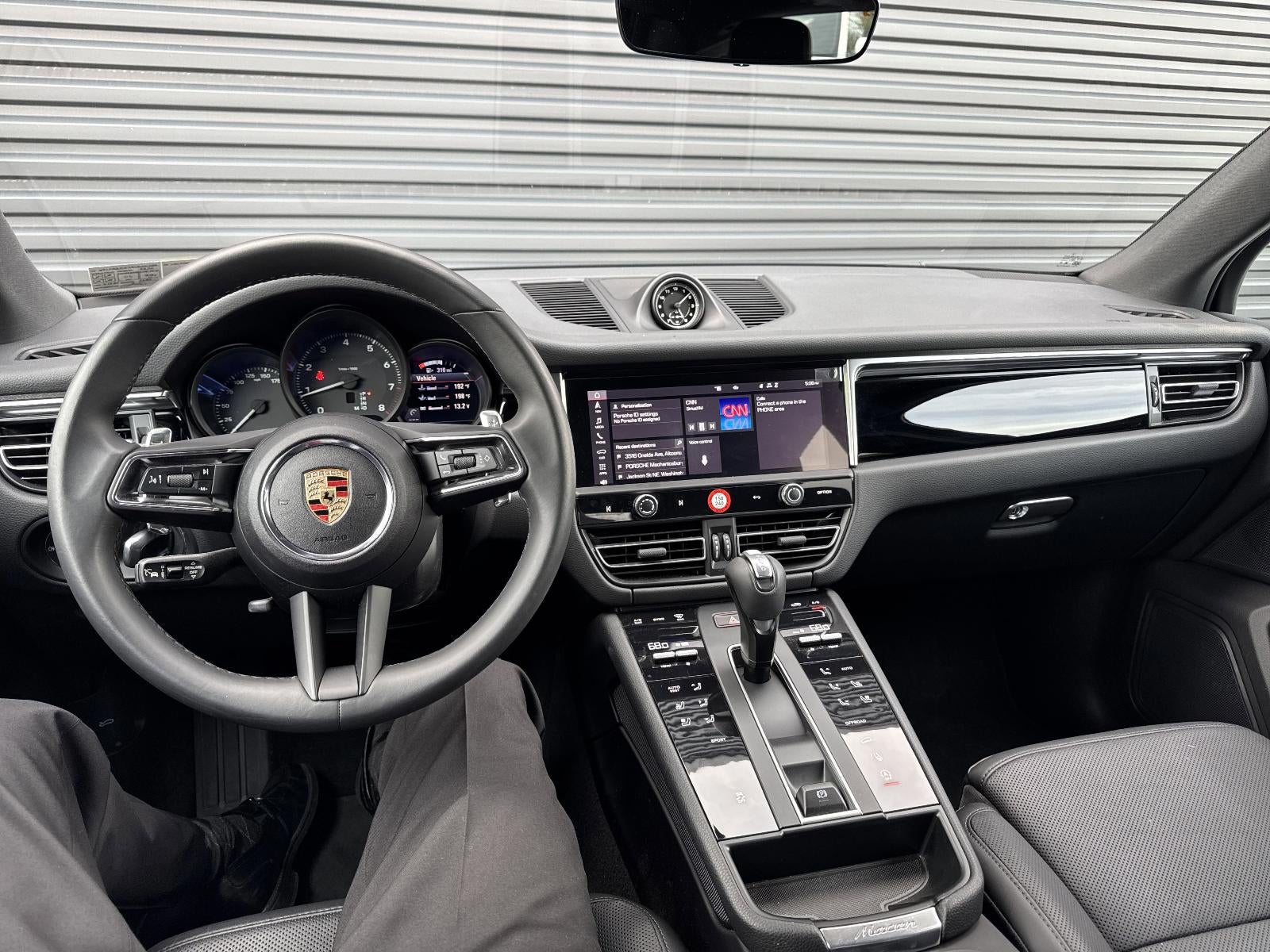 2025 Porsche Macan AWD