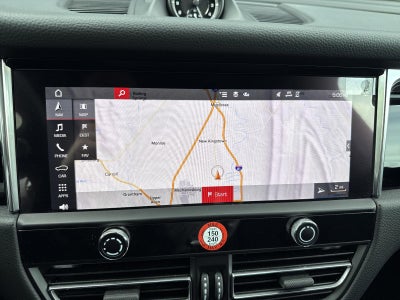 2025 Porsche Macan AWD