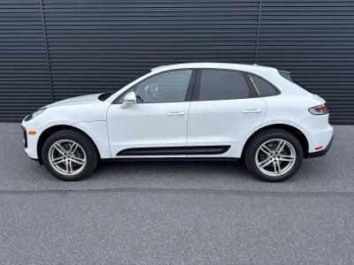 2025 Porsche Macan AWD