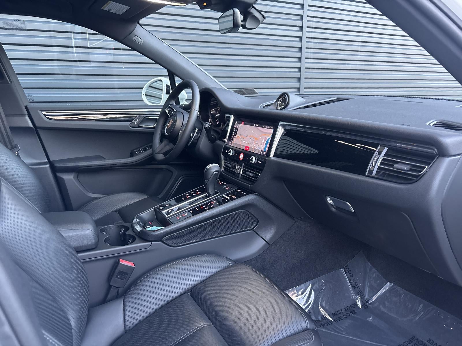 2025 Porsche Macan AWD