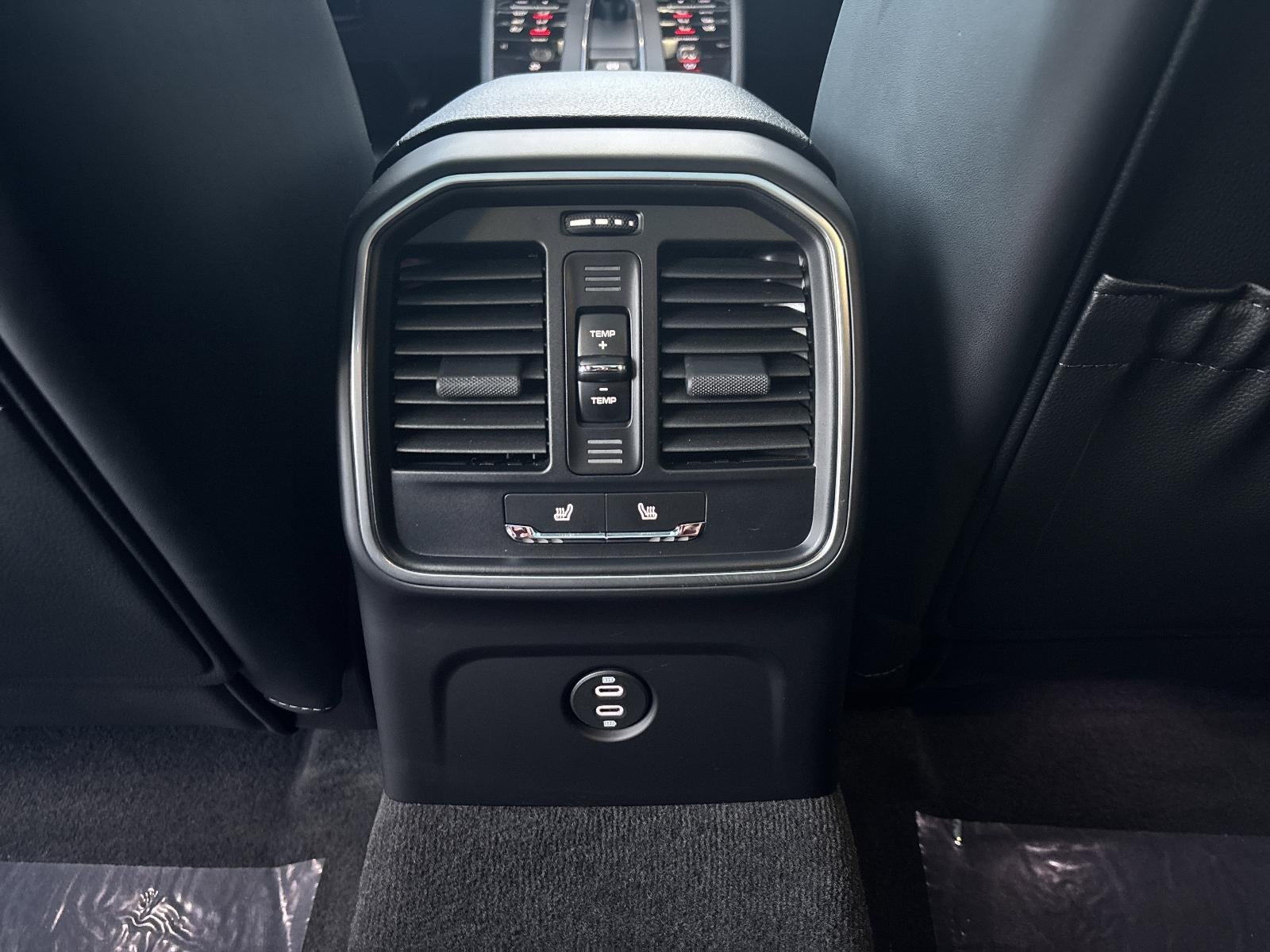 2025 Porsche Macan AWD