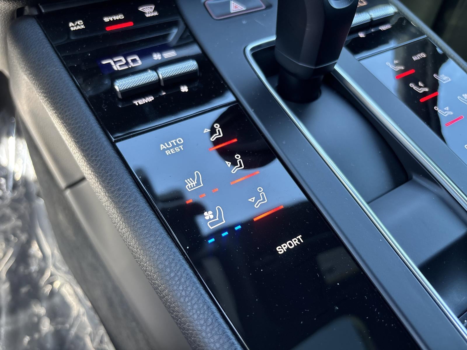 2025 Porsche Macan AWD