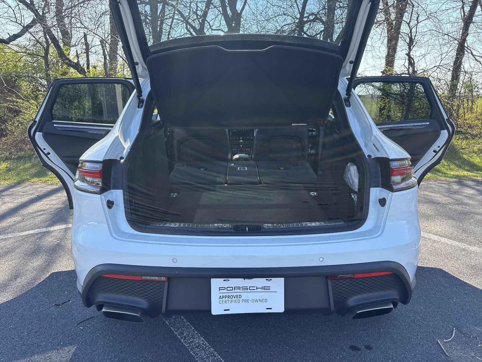 2025 Porsche Macan AWD