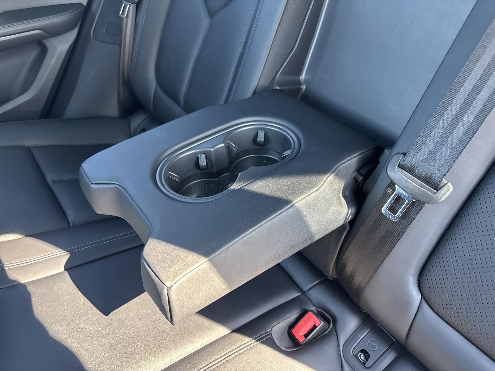 2025 Porsche Macan AWD