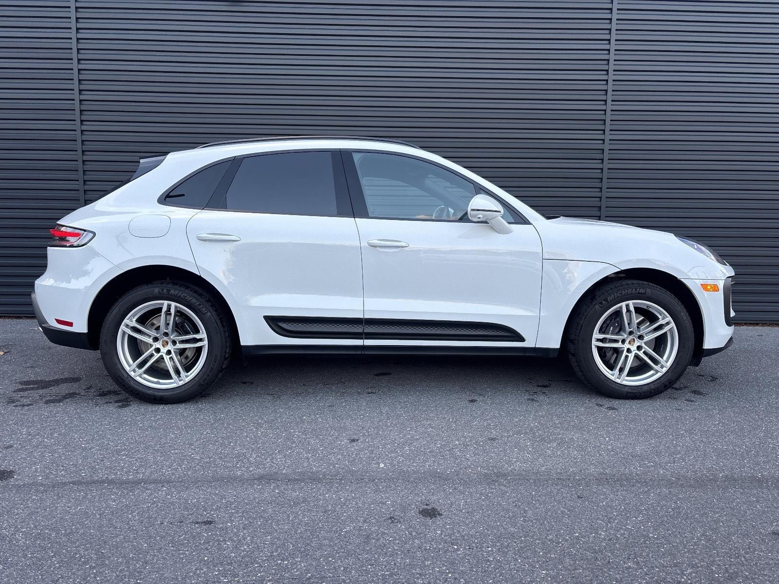 2025 Porsche Macan AWD