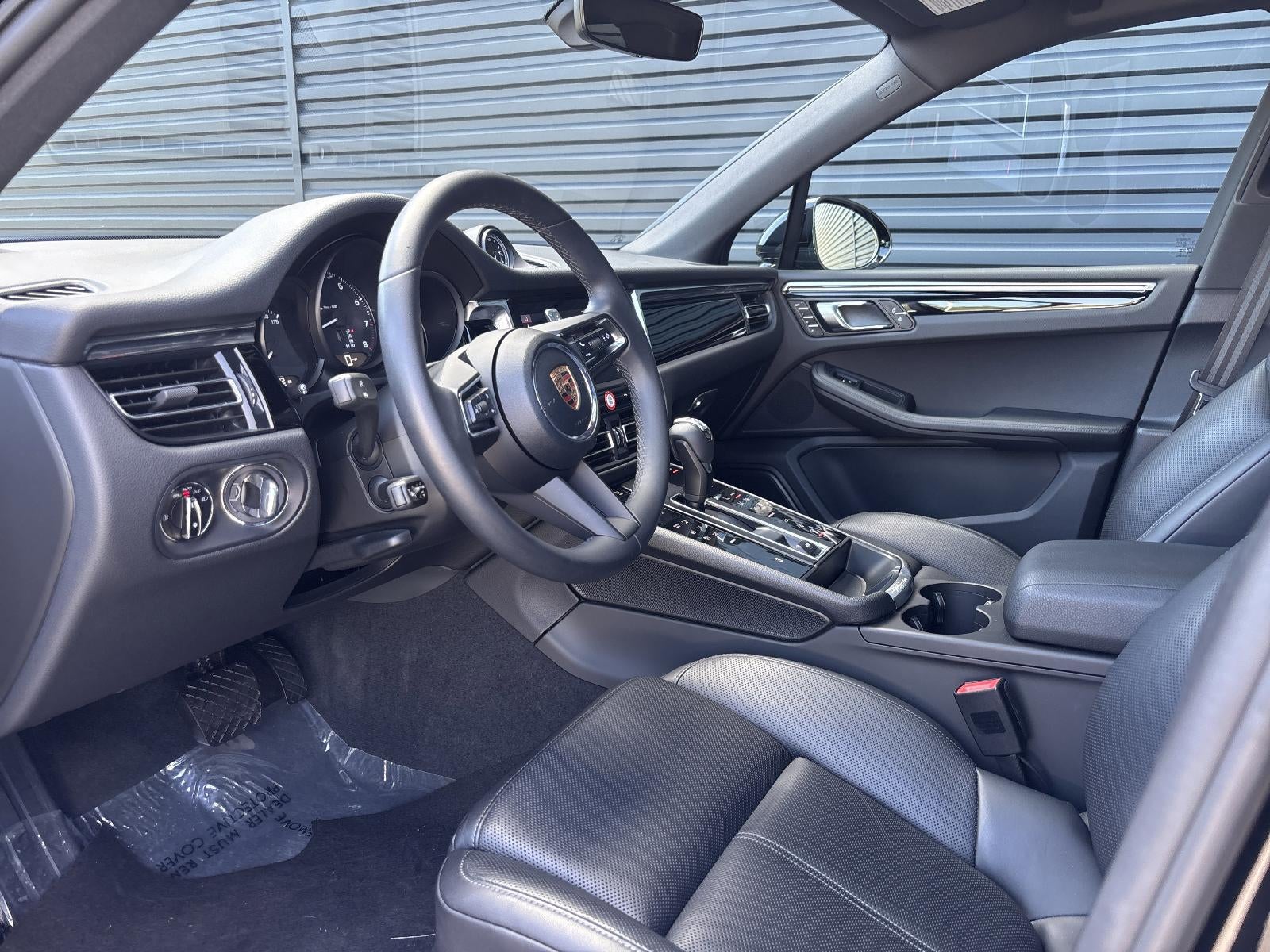 2025 Porsche Macan AWD