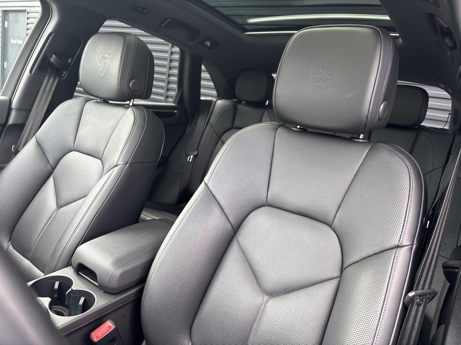 2025 Porsche Macan AWD