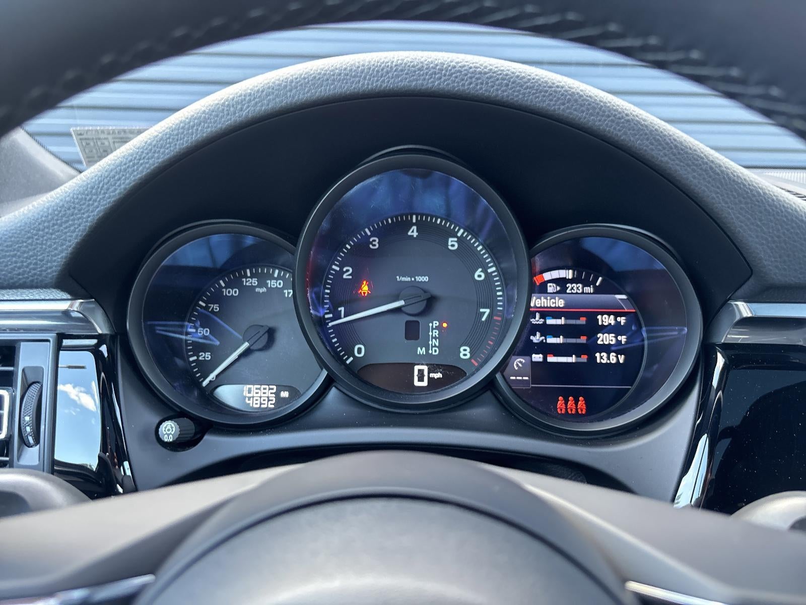 2025 Porsche Macan AWD