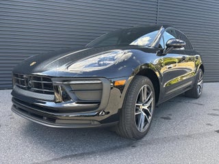 2025 Porsche Macan AWD