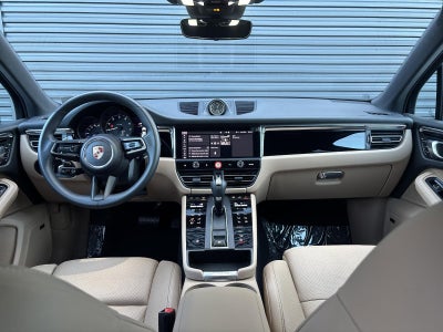 2025 Porsche Macan AWD