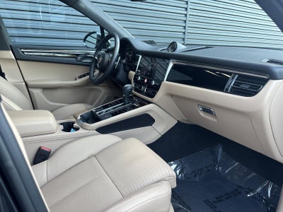 2025 Porsche Macan AWD