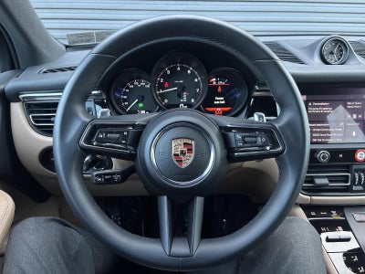 2025 Porsche Macan AWD