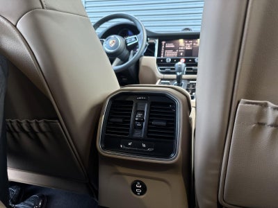2025 Porsche Macan AWD