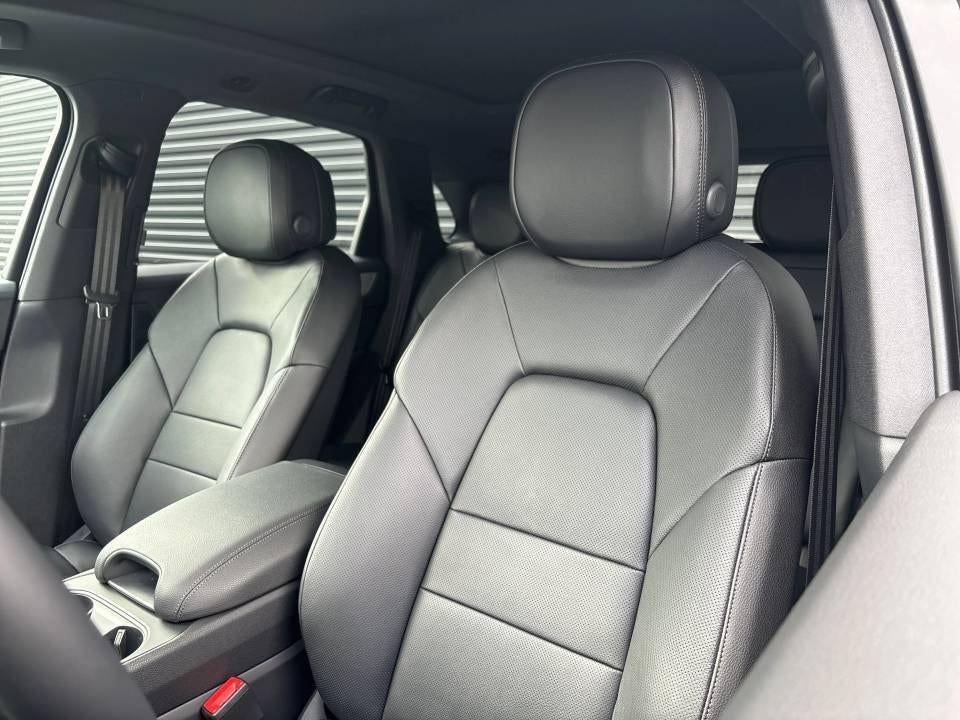 2026 Porsche Cayenne AWD